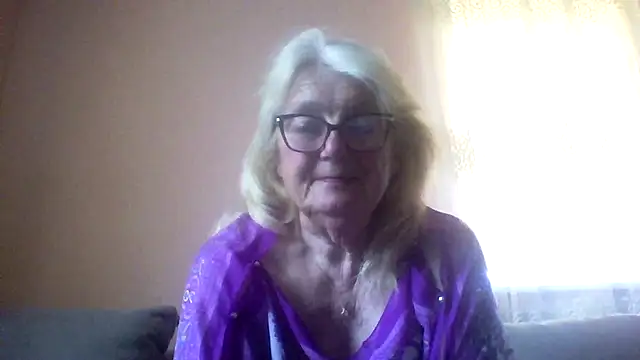 Snapshot of AmyLove353 chatting on June 5, 2026, 3:46 am AmyLove353 online show from June 5, 2026, 3:46 am