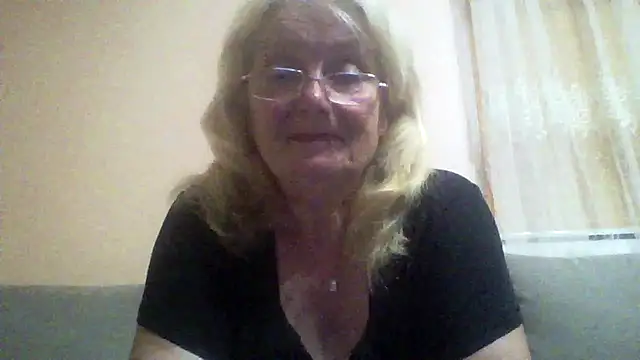AmyLove353 online show from June 29, 2026, 8:53 pm
