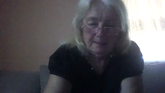 AmyLove353 online show from July 10, 2026, 3:44 am