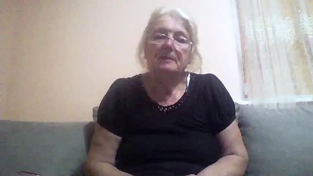 AmyLove353 online show from July 17, 2026, 2:18 am