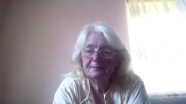 AmyLove353 online show from July 19, 2026, 4:05 am