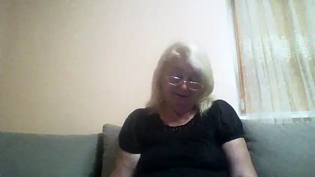 AmyLove353 online show from July 19, 2026, 8:01 pm