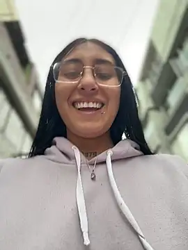 Violeet-Smith online show from April 19, 2026, 4:28 pm