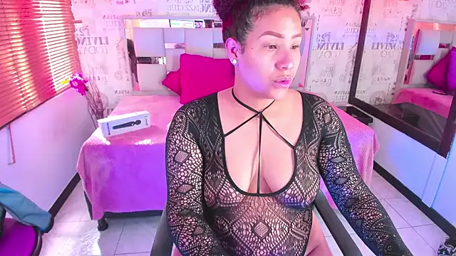 ROZZE MILA online show from February 28, 2026, 1:23 pm