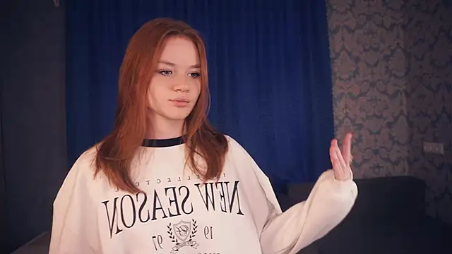 KarlynGow online show from November 25, 2025, 6:46 am