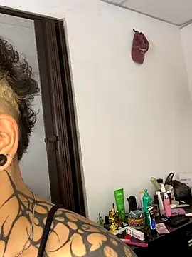 Abby Evanns1 online show from October 31, 2025, 8:43 pm