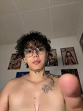 Abby Evanns1 online show from May 17, 2026, 2:13 pm