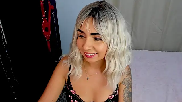 Emilyvalk  online show from February 26, 2026, 10:09 pm