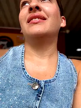 Talia Bonet online show from November 30, 2025, 1:59 pm