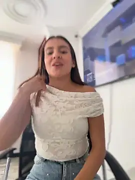 Talia Bonet online show from March 28, 2026, 5:45 pm