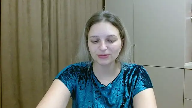 ElisSky301 online show from December 3, 2025, 8:40 pm