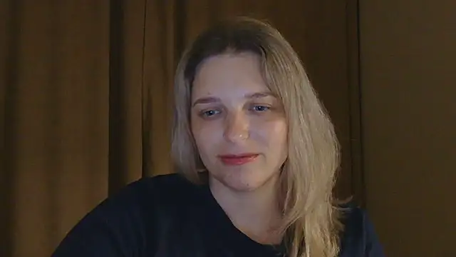 ElisSky301 online show from April 1, 2026, 8:39 pm