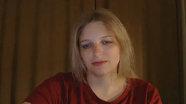 Snapshot of ElisSky301 chatting on May 7, 2026, 8:03 pm ElisSky301 online show from May 7, 2026, 8:03 pm