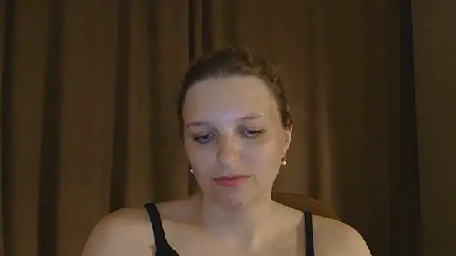 Snapshot of ElisSky301 chatting on May 23, 2026, 8:13 pm ElisSky301 online show from May 23, 2026, 8:13 pm