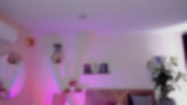 YariRose online show from April 20, 2026, 4:32 pm