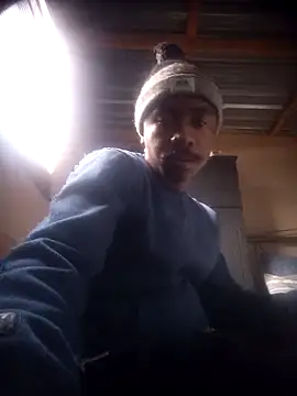 Pussylover911o online show from November 24, 2025, 12:38 pm