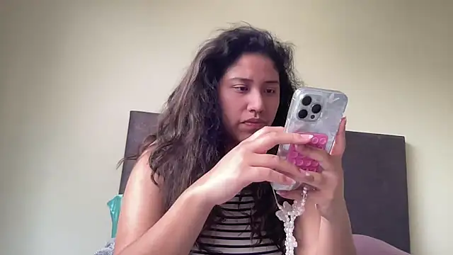 Kmiii21 online show from October 29, 2025, 3:25 pm