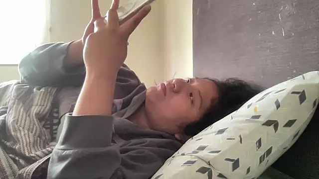 Kmiii21 online show from November 7, 2025, 5:35 pm