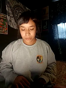 Isis Bathory online show from October 23, 2025, 12:15 pm