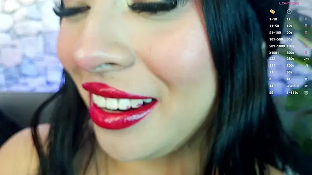 mia roux1 online show from November 14, 2025, 5:11 pm