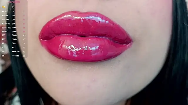 mia roux1 online show from November 29, 2025, 6:49 am