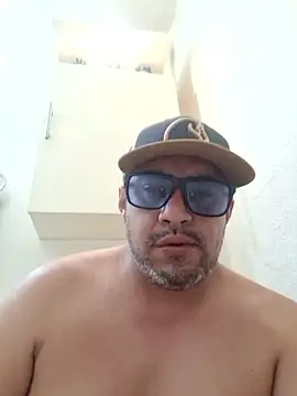 Manu2412 online show from October 27, 2025, 5:22 am