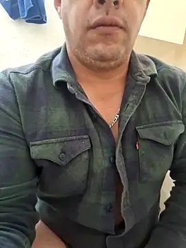 Manu2412 online show from October 31, 2025, 9:32 am