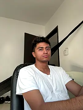 VERGALARGA120 online show from December 14, 2025, 5:40 pm