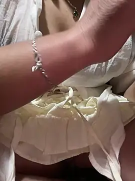 love-xx online show from January 14, 2026, 12:11 pm