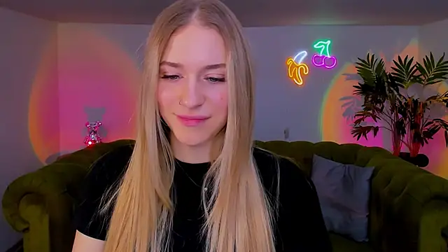 sassy cutie online show from November 26, 2025, 6:25 am