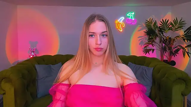 sassy cutie online show from November 30, 2025, 6:17 am