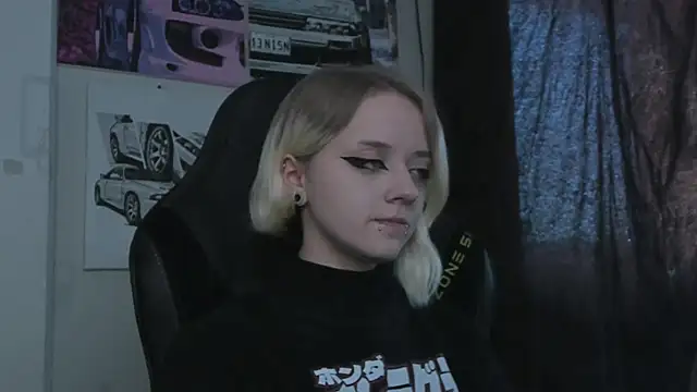 Holy Mistress S online show from April 7, 2026, 8:26 am