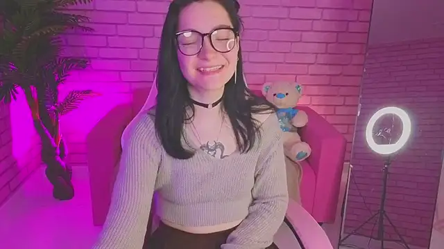 Snapshot of Linda_Sweetiest chatting on November 21, 2025, 1:48 am Linda Sweetiest online show from November 21, 2025, 1:48 am