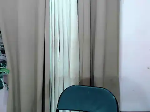 Snapshot of Felicity_lux chatting on June 27, 2026, 4:28 am Felicity lux online show from June 27, 2026, 4:28 am