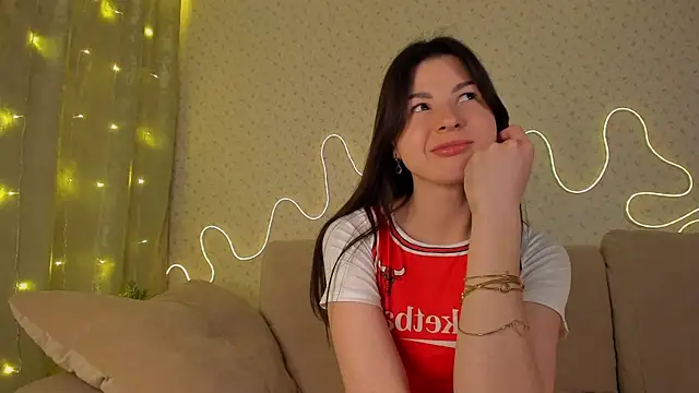 Stephanie Lopez online show from November 27, 2025, 9:50 pm