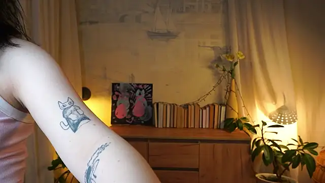 JanelAkerley online show from November 22, 2025, 3:38 am