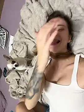 Snapshot of Kira-meow chatting on November 18, 2025, 9:52 pm Kira-meow online show from November 18, 2025, 9:52 pm