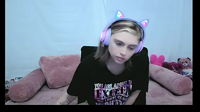 daddysprincess731 online show from June 4, 2026, 11:33 pm