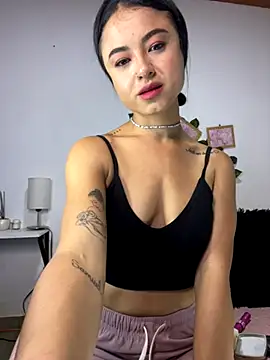 Evelinmiller97 online show from November 7, 2025, 2:00 am