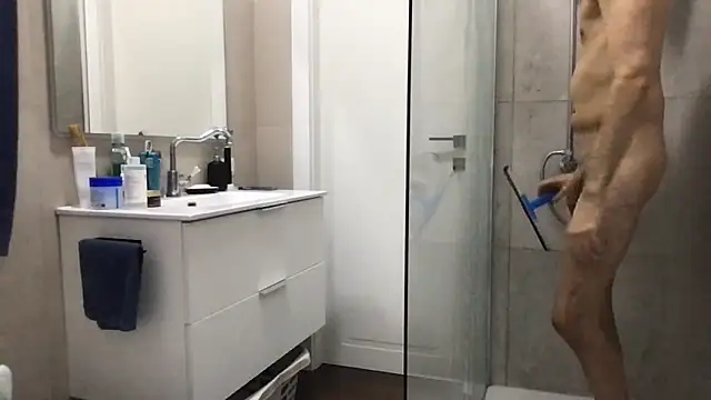 LukaShyGuy online show from November 15, 2025, 7:21 pm