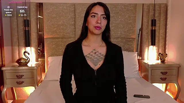 Snapshot of Penelope-Cross chatting on November 5, 2025, 2:28 pm Penelope-Cross online show from November 5, 2025, 2:28 pm