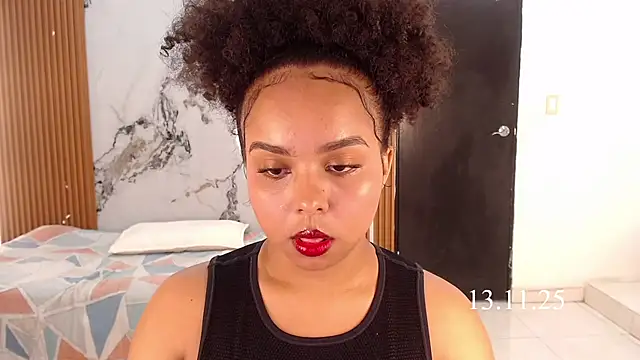 rosselyn  online show from November 13, 2025, 7:46 pm