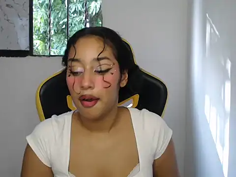 Snapshot of emily_stars1 chatting on November 26, 2025, 8:32 pm emily stars1 online show from November 26, 2025, 8:32 pm