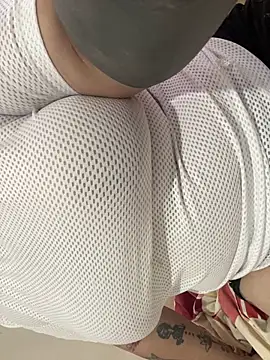 Snapshot of abby-hiltton chatting on November 1, 2025, 8:33 pm abby-hiltton online show from November 1, 2025, 8:33 pm