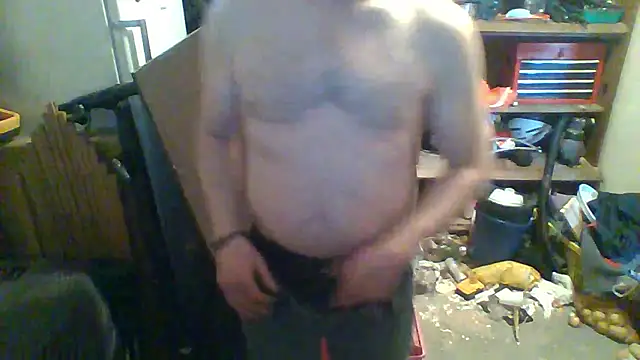 Snapshot of tommy3300 chatting on January 18, 2026, 2:10 pm tommy3300 online show from January 18, 2026, 2:10 pm