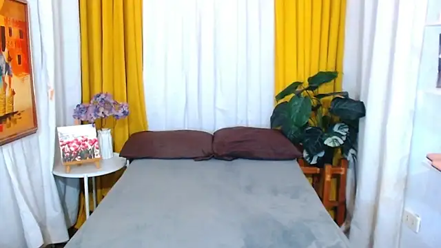 DianaFierce online show from November 19, 2025, 4:23 am