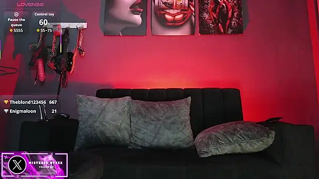 Misterss-Nyxxx online show from February 18, 2026, 11:01 pm