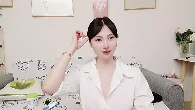 yuyan3929 online show from June 21, 2026, 1:03 pm