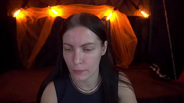 SofieMoons online show from November 3, 2025, 2:18 pm