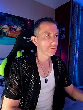 Gamerinleather online show from October 28, 2025, 7:27 pm